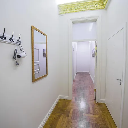 Mosaic Center Apartment *