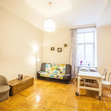 Mosaic Center Apartment